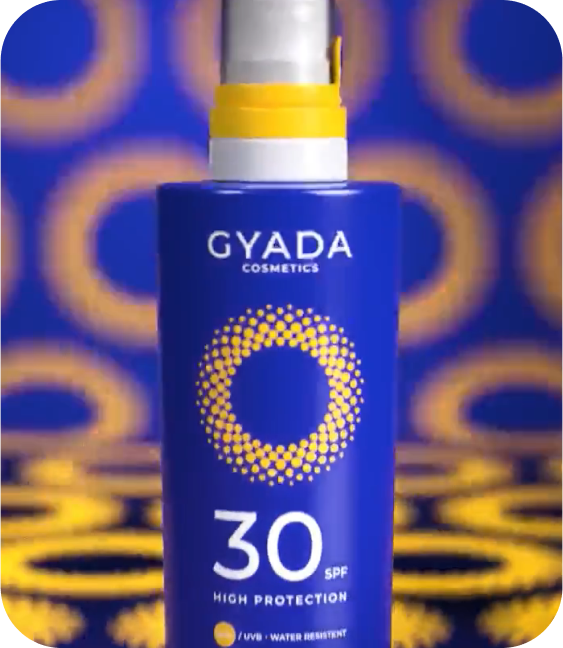 Immagine di una lozione SPF per il corpo femminile del marchio Gyada, prodotto per e-commerce di bellezza